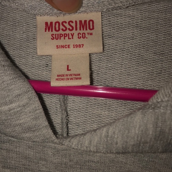 Mossimo and Supply Pullover - Picture 4 of 4